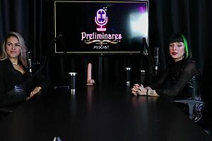 Safada gotică își demonstrează muia are țâțele supte după ce spune că s-ar întâlni cu fani - Carol RHCP sheer red 😈