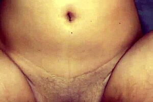 delivery boy receives an alternative offer for the parcel instead of cash