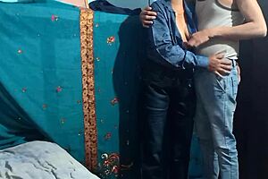 Village girlfriend in bedroom chudai!