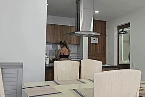 rubia cachonda me chupa la verga porque su marido me debe 3 meses de alquiler 😈