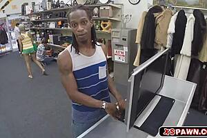 luscious hottie babe getting her pussy banged 😍