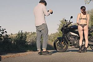 the hot fitness model sucked cock outdoors before getting a huge facial during the photoshoot