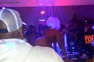 Did cherise roze strip at queens super lounge halloween party in phila pa?