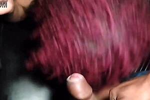 slut se divertindo no glory hole