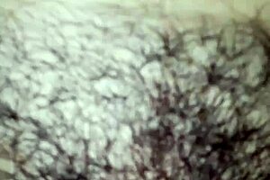 para quem gosta de uma bucetinha peluda e molhadinha