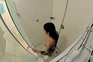 fudendo a namorada gostosa no banheiro