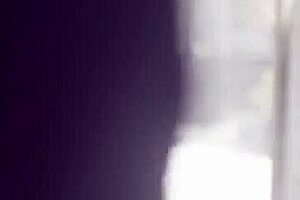 부자 남자가 노숙 18+ 젊은 여자 데려와 지배하고 박는다