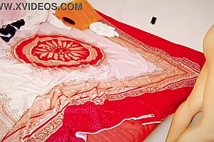 Amateur couple fucks hard in homemade creampie