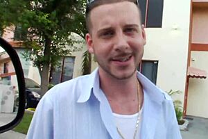 petite cutie with skinny frame contrasts her cute charm in amateur adventures