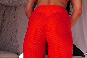 I couldn't believe she gave me a massage with a cum load inside her dripping pussy