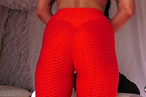 I couldn't believe she gave me a massage with a cum load inside her dripping pussy