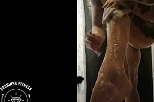 Redhead SHAVES Pussy in SHOWER, Leaves It SMOOTH
