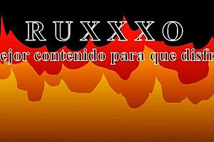 gordibuena le gusta chuparme la polla hasta sacarme toda la leche