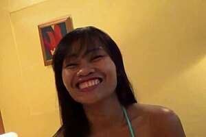 hey, horny thai gf makes hot homeporn with farang on vacation 😏