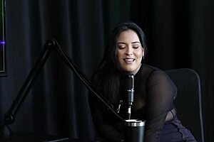 Pri Melancia strips after wanting to launch anal sex video with moans