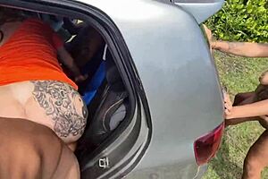 Levei Minhas Amigas Para O Meio Do Mato Para Fazer Uma Putaria E Gozei Dentro Da Buceta Delas!