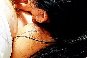 Brincando Na Cama Com Meu Prlm0 Enquanto Minha M� N�o Chega Em Casa