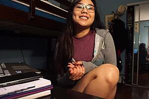 I Tie My Toes And Self-Tickle For Foot Fetish Pleasure