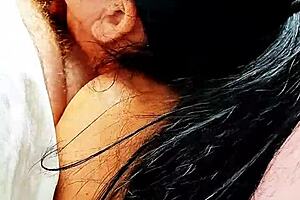 Brincando Na Cama Com Meu Prlm0 Enquanto Minha M� N�o Chega Em Casa