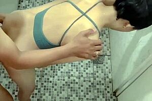 rekaman cctv toilet sekolah menunjukkan gadis ini orgasme sampai kejang kejang