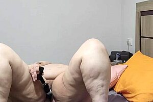 Coolmarina enjoying self-satisfaction in the car