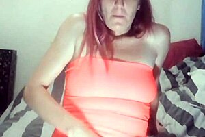 i finger and fist my wet pussy untill i squirt