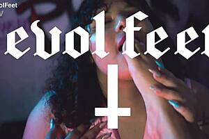 Bbw Foot And Face Sitting With Big Natural Tits And Pussy Licking