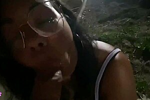 En el parque comiendome un happy meal y una happy polla con nata