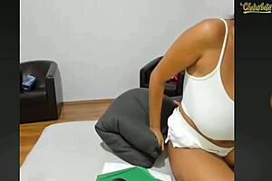 India Tetona Webcam Shows Off Her Big Tits In Seductive Display