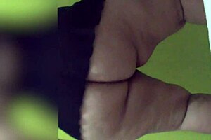 MATURE WITH BIG BUTT DANCING WITHOUT UNDERWEAR