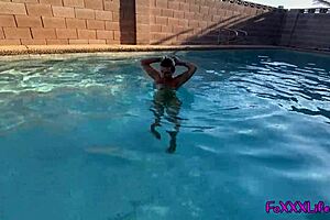 Pool side bj in 4k thefoxxxlife pov