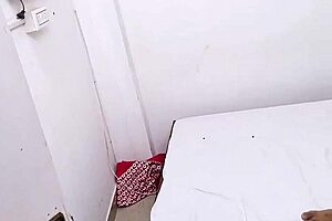 Indian milf pornstar pussy shaved by lover for hot sex