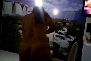 morena gostosa dando o cu com liberacao do marido