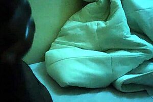 Mature woman seeks discreet weekend dick in Dubai