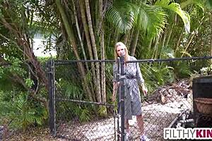 spying on worked out milf rachel cavalli