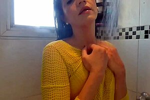 Naughty Latina Teases In Shower Without Panties