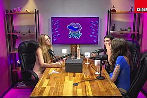 Novinha Safada Gozando Na Siririca