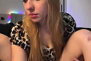 fingering the best pussy you've ever seen 😍