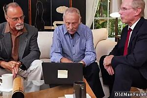 AMATEUR TEEN UNDRESSING HD WITH FRANNKIE AND GANG TAG TEAM