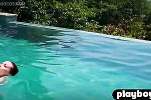 Redhead Milf Elizabeth Marxs Removes Bikini And Poses Naked!