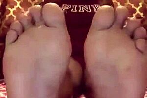 Chatting about stunning ebony feet in casual conversation