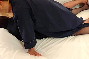 Handjob Makes Her Cum, Then Raw Insertion And Creampie In Amateur Cosplay