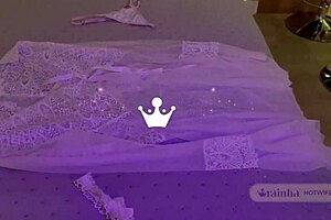 hoje meu corno teve sorte ganhou minha boca minha bunda e o prazer de gozar nos meus pés