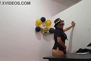 i'm bored at work and inserted a butt plug to get aroused as an office slut