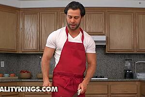 Kylie Rocket Chooses Personal Chef Over Menu - Reality Kings