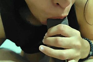 Discovering the contrasting feelings of tightness and fullness in one's body