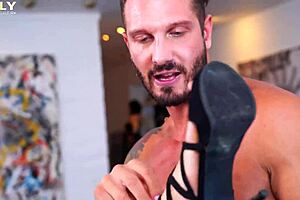 Sexy haley reed earns outdoor facial cumshot