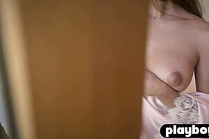 Big Tits Teen Dominique Lobito Slowly Exposes Her Stunning Body In A Perfect Striptease Action For Solo Show