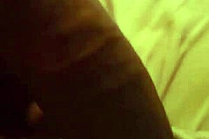 Built9 seeks a white bottom who loves big cocks