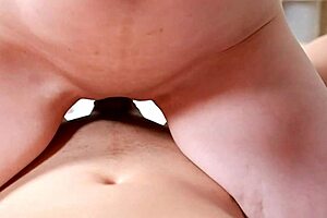 貧乳オナホの穴人妻を本気の孕ませsexでリアル妊娠させられるよぉ。お待ちしています！【素人中出しハメ撮り】舞40代中出し大好きパイパン主婦。